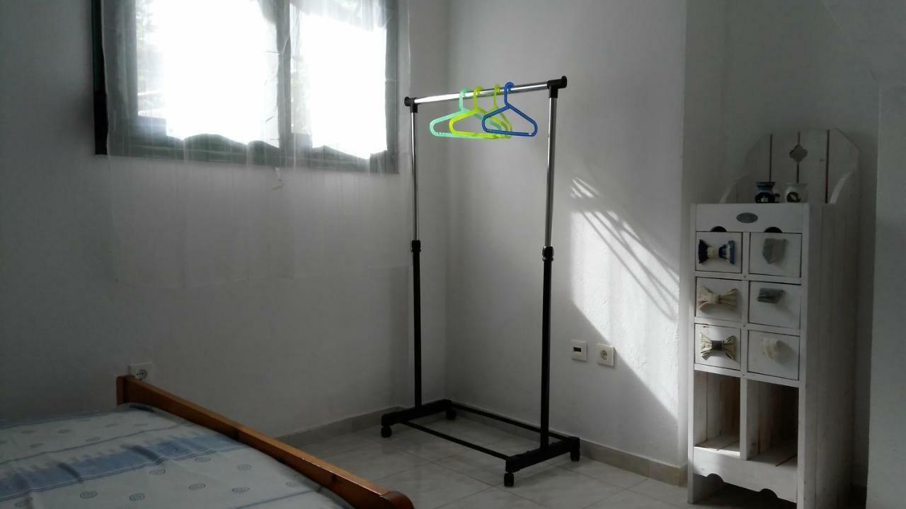Garden Maisonnette 2-Bedrooms Sleeps 6 Adults 200M From Sandy Beach 아스프로발타 외부 사진