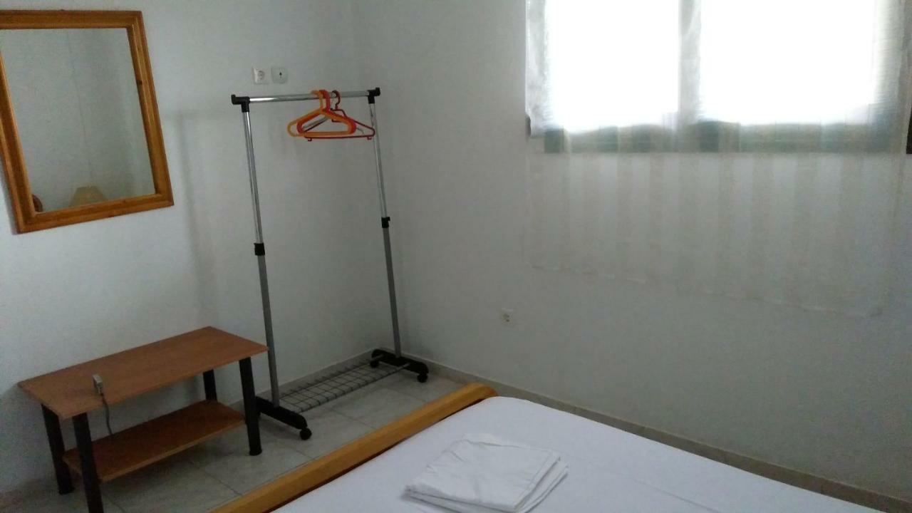 Garden Maisonnette 2-Bedrooms Sleeps 6 Adults 200M From Sandy Beach 아스프로발타 외부 사진